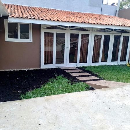 南大坎皮纳Casa 2Km Do Hospital Angelina Caron E A 15Km De Curitiba别墅 外观 照片